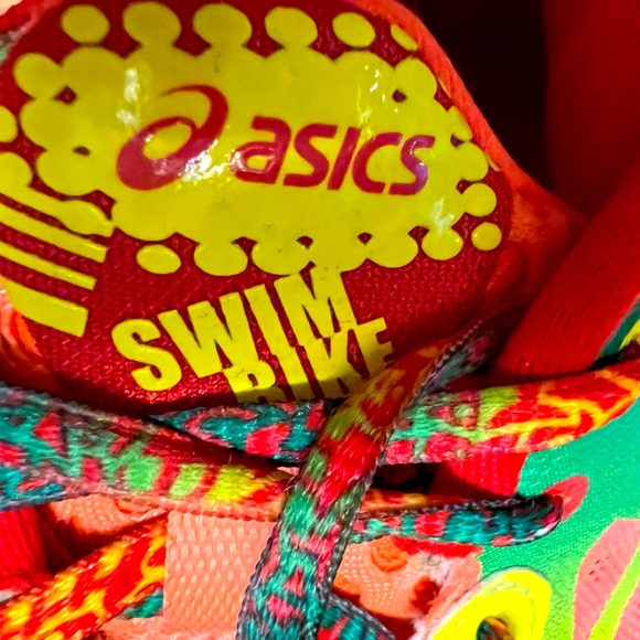 Like new - Picture 2 of 3